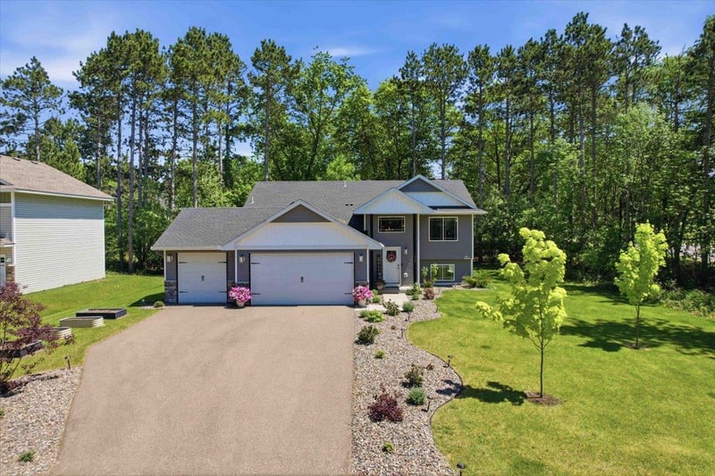 1030 Joy Cir SW, Cambridge, MN 55008