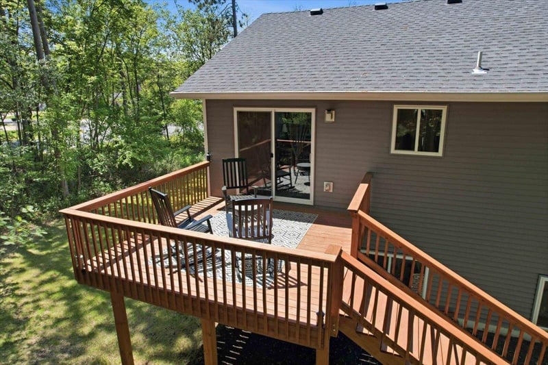 1030 Joy Cir SW, Cambridge, MN 55008