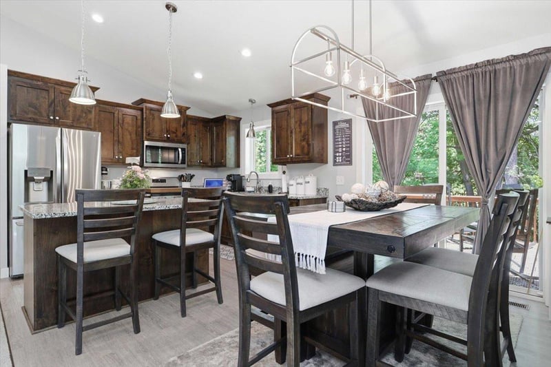 1030 Joy Cir SW, Cambridge, MN 55008