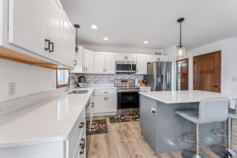 809 24th Ave NW, Austin, MN 55912