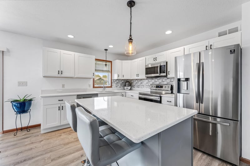 809 24th Ave NW, Austin, MN 55912
