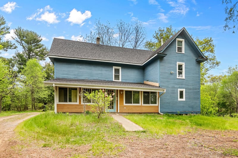 22018 Typo Creek Dr NE, Wyoming, MN 55092