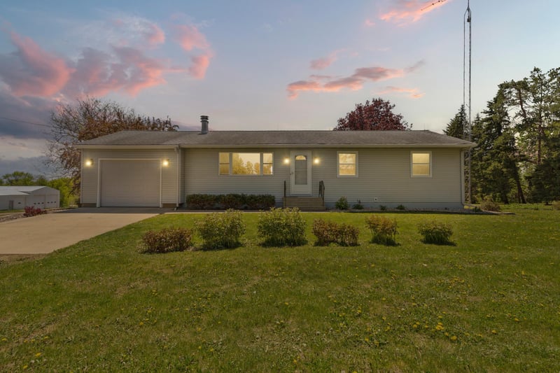26251 590th St, Mantorville, MN 55955