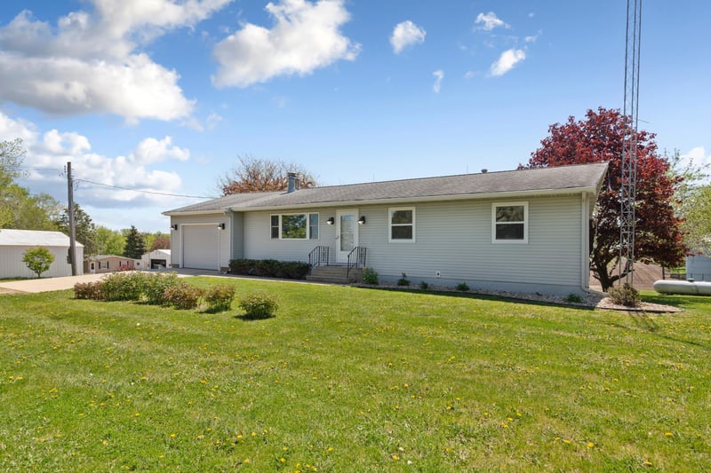 26251 590th St, Mantorville, MN 55955