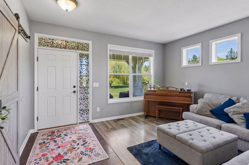 1113 Prairie View Ln, Waconia, MN 55387
