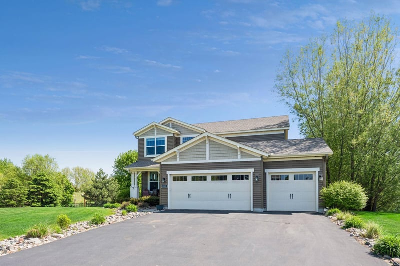1113 Prairie View Ln, Waconia, MN 55387