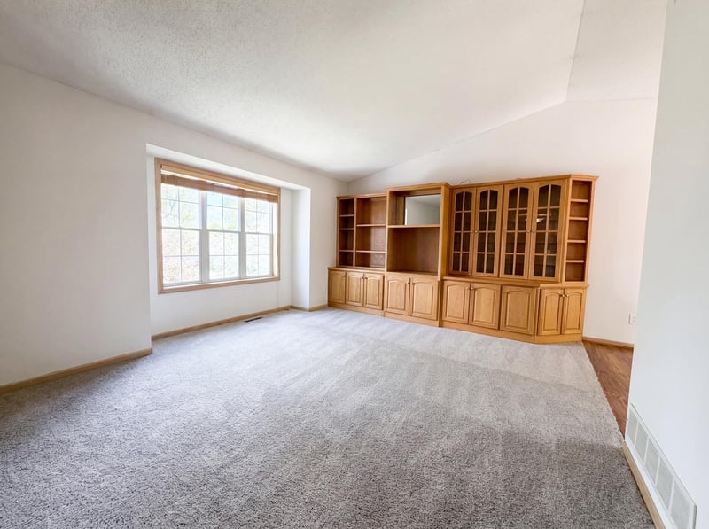 14734 Yosemite Ave S, Savage, MN 55378