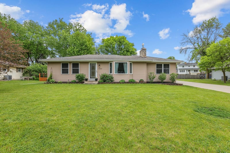 10101 Harrison Rd, Bloomington, MN 55437
