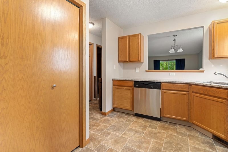 513 109th Ln NW, Coon Rapids, MN 55448
