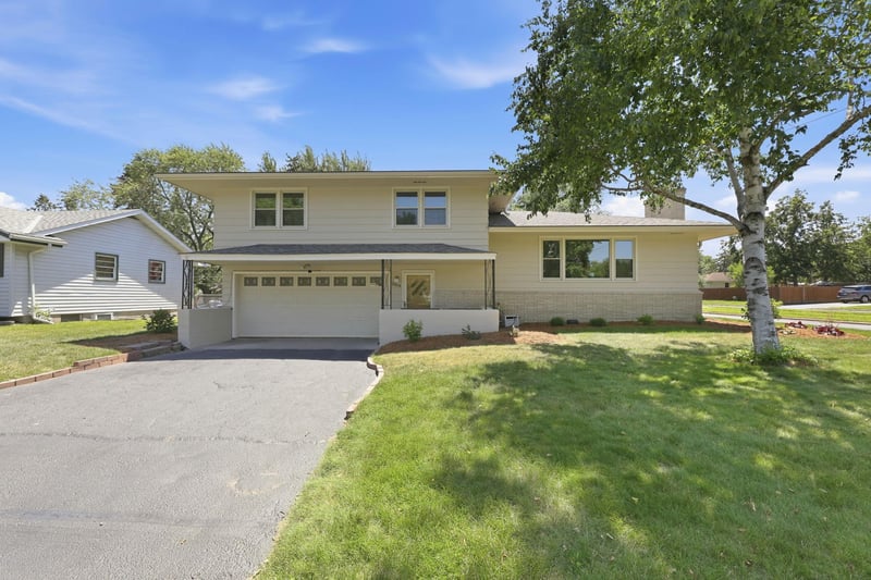 2919 64th Ave N, Brooklyn Center, MN 55430
