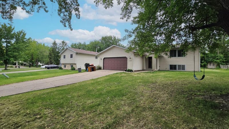 1150 Glendon St N, Maplewood, MN 55119