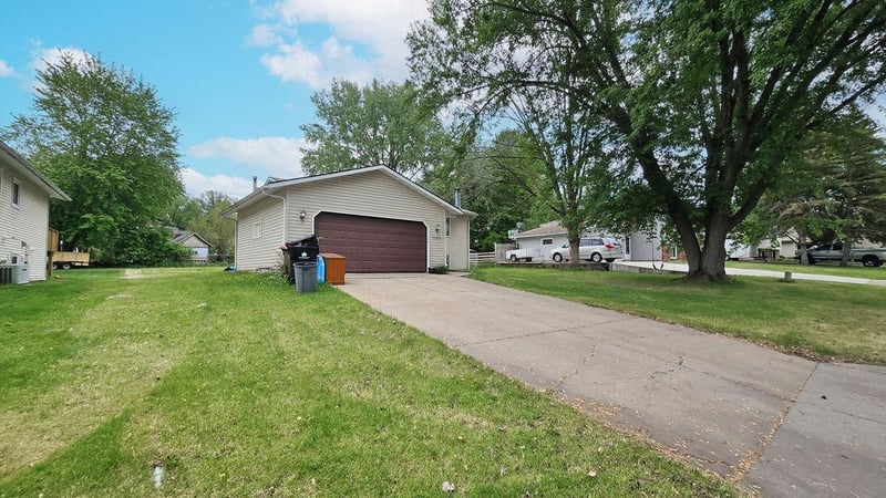 1150 Glendon St N, Maplewood, MN 55119