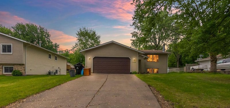 1150 Glendon St N, Maplewood, MN 55119