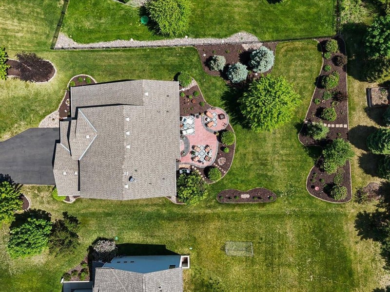 2442 Lacy Ln, Victoria, MN 55386