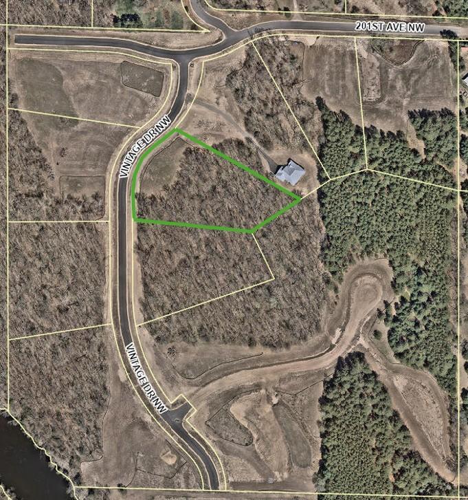 20041 Vintage Dr NW, Oak Grove, MN 55303