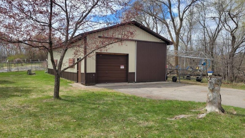 209 3rd Ave S, Dent, MN 56528