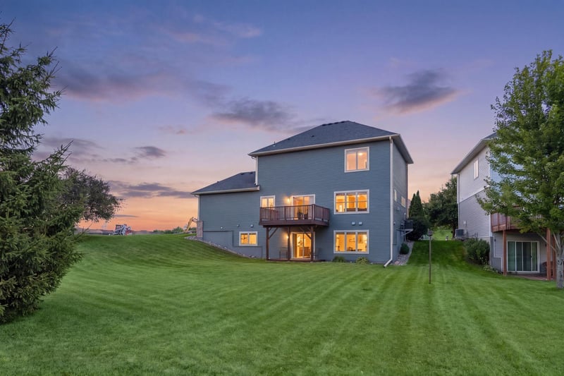 2061 Cobblestone Dr, Cologne, MN 55322