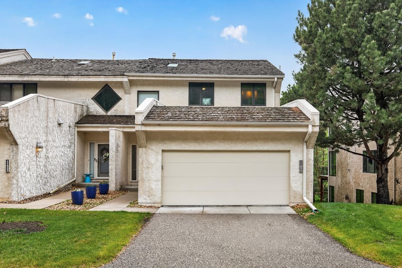 11820 Bren Rd, Minnetonka, MN 55343