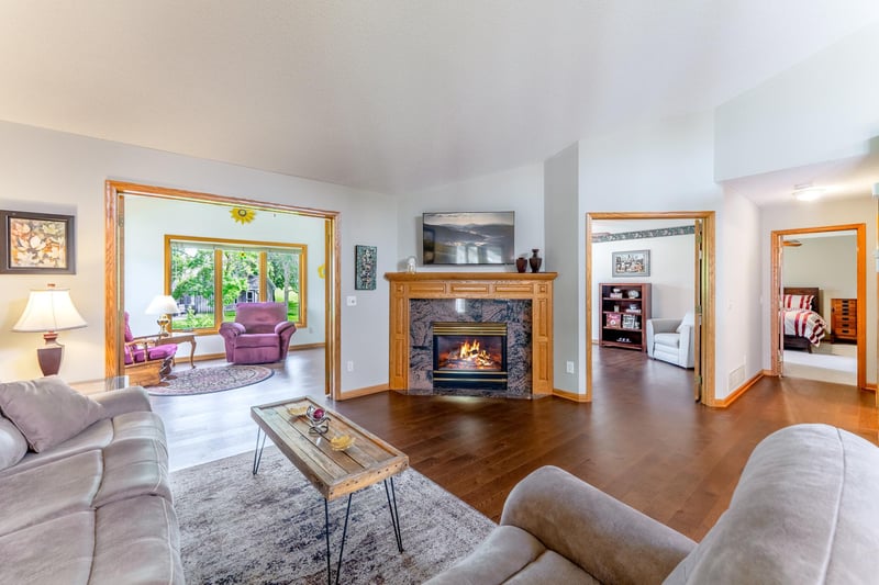 3022 Highpointe Curve, Roseville, MN 55113