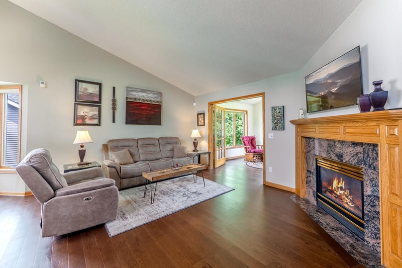 3022 Highpointe Curve, Roseville, MN 55113