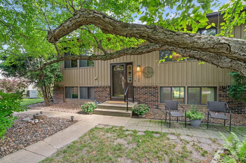11795 Red Fox Dr, Maple Grove, MN 55369