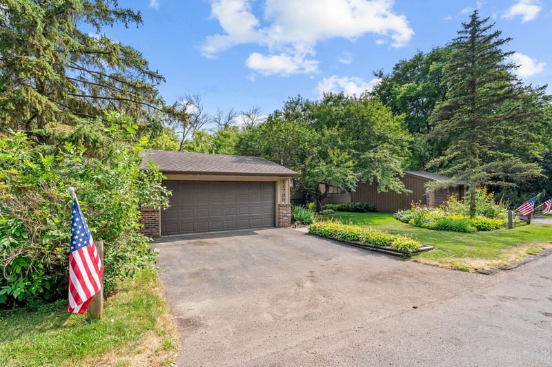 11795 Red Fox Dr, Maple Grove, MN 55369
