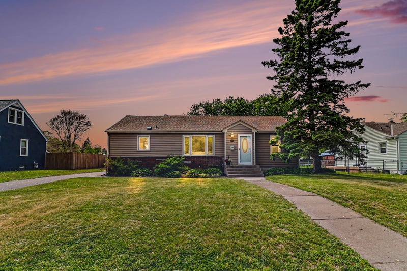 1009 Marshall Ave, Saint Paul Park, MN 55071