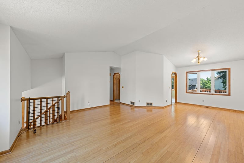 17446 Goldenview Ave, Lakeville, MN 55044