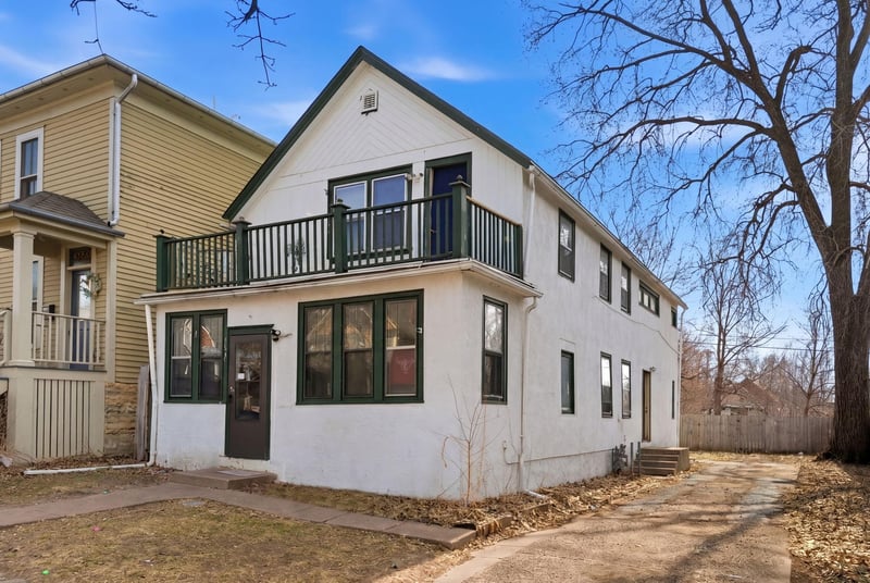 692 4th St E, Saint Paul, MN 55106