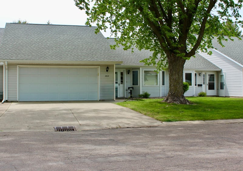 282 4th Ave SW, Blooming Prairie, MN 55917