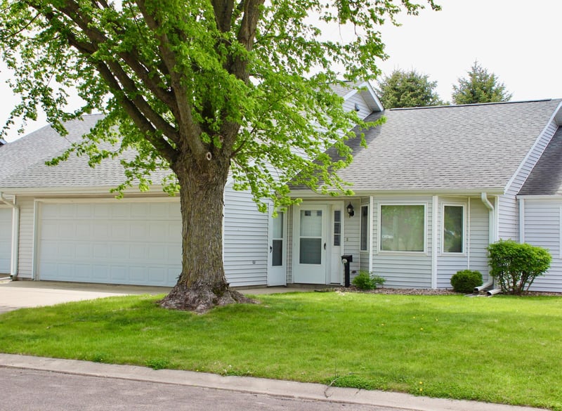 282 4th Ave SW, Blooming Prairie, MN 55917