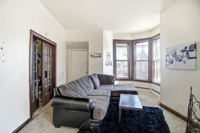 694 Marshall Ave, Saint Paul, MN 55104