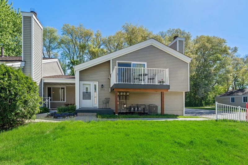 7357 Landau Dr, Bloomington, MN 55438