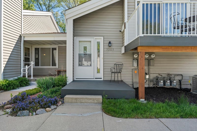7357 Landau Dr, Bloomington, MN 55438