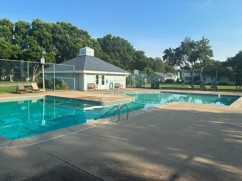 7357 Landau Dr, Bloomington, MN 55438