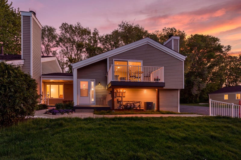 7357 Landau Dr, Bloomington, MN 55438