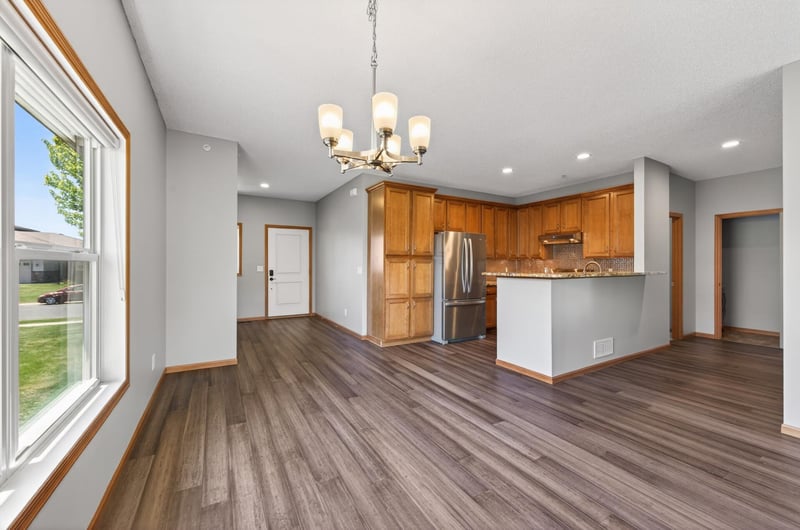1236 Vernon Dr, Carver, MN 55315