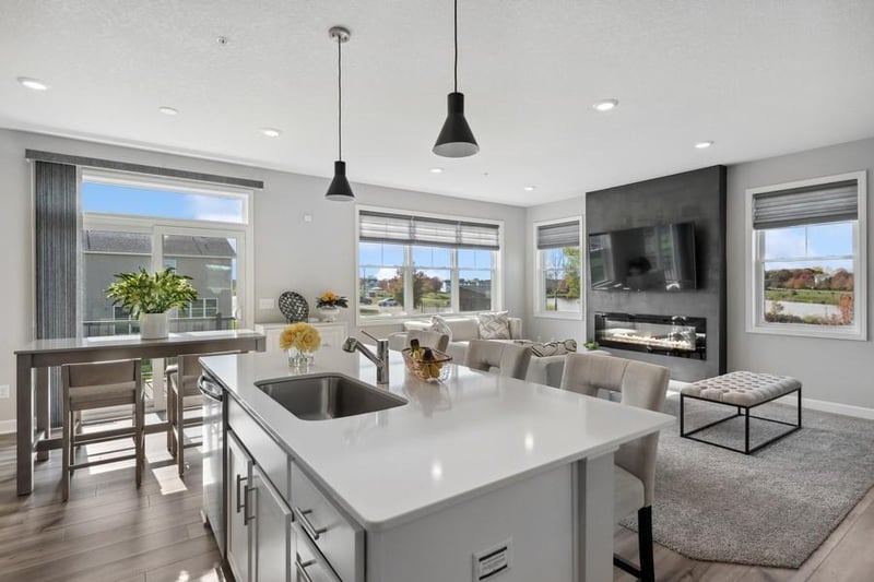 3501 Trails End Cir, Eagan, MN 55123