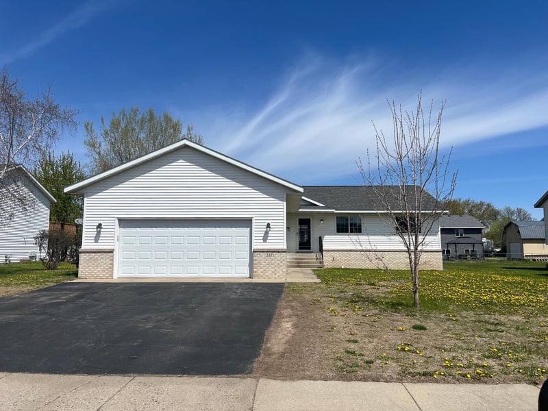 5871 Sandy Dr, Saint Cloud, MN 56303