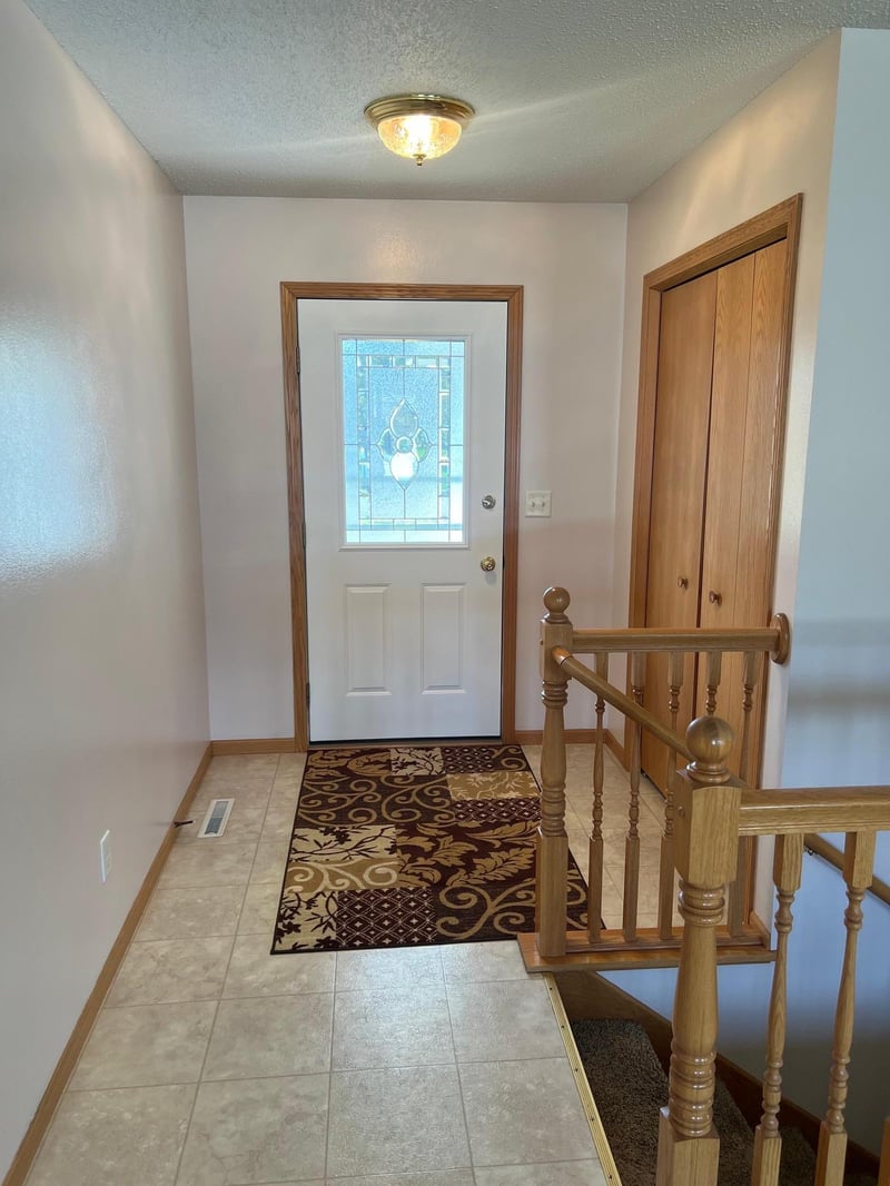 5871 Sandy Dr, Saint Cloud, MN 56303