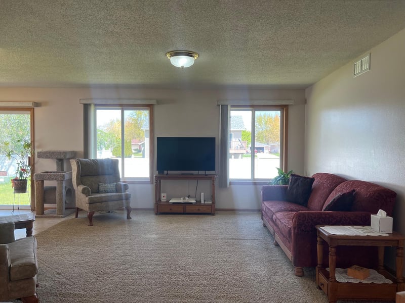 5871 Sandy Dr, Saint Cloud, MN 56303