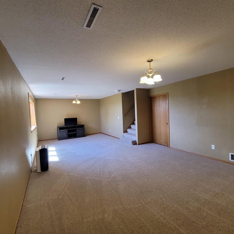 11904 Dodd Rd, Kilkenny, MN 56052