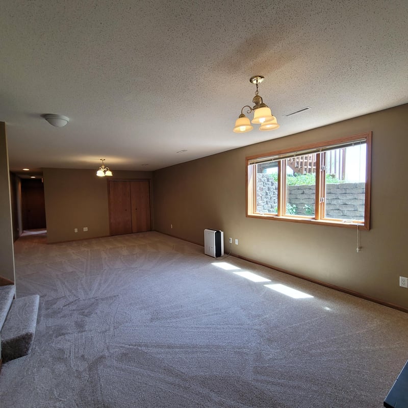 11904 Dodd Rd, Kilkenny, MN 56052