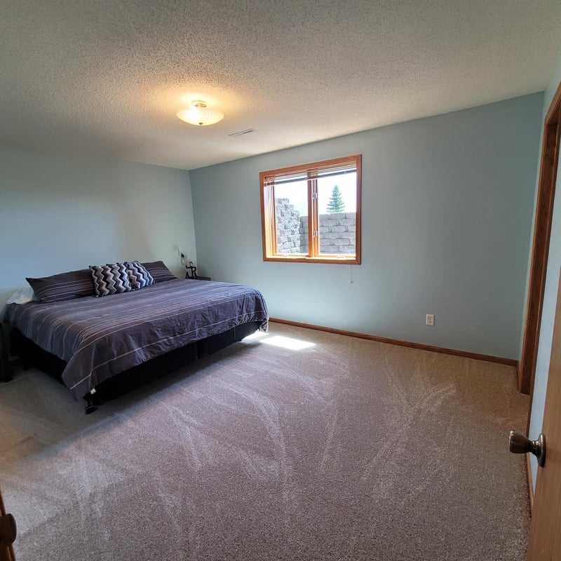 11904 Dodd Rd, Kilkenny, MN 56052