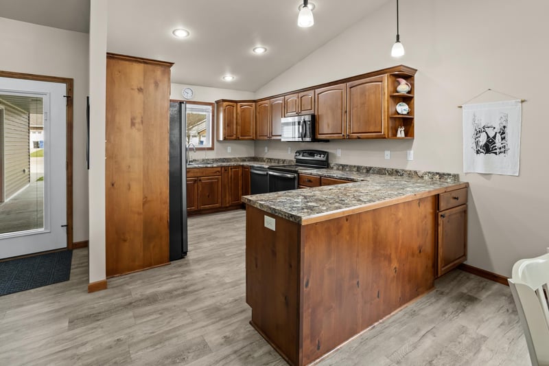 2314 Westgate Dr, Hawley, MN 56549