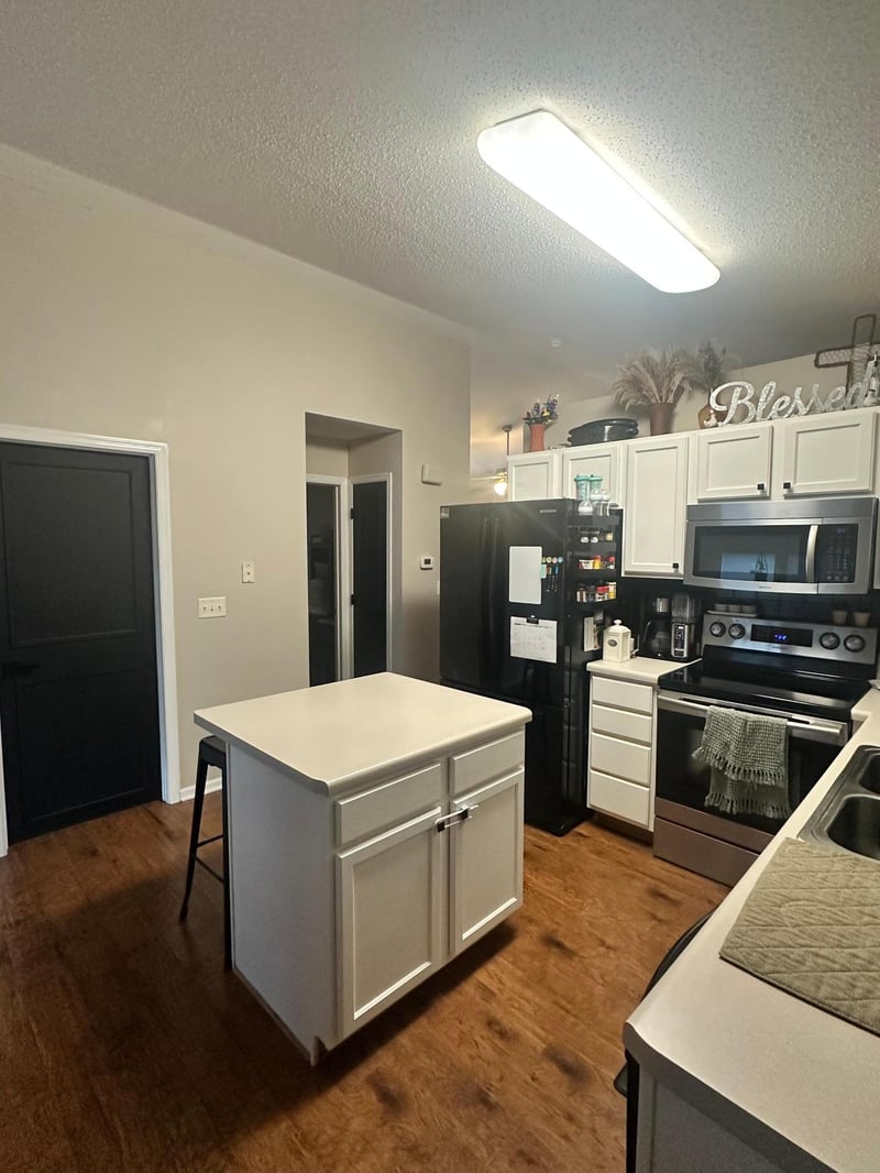 530 7th St SW, Pine Island, MN 55963
