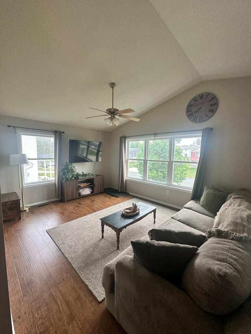 530 7th St SW, Pine Island, MN 55963
