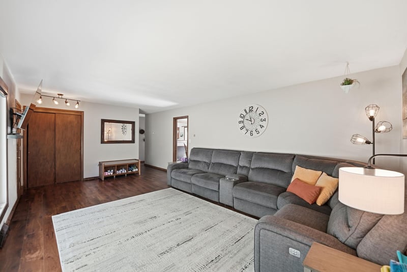 205 Victoria Dr, Alexandria, MN 56308