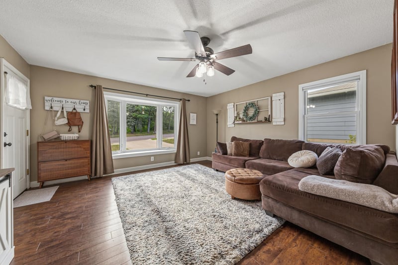 1309 N Washington Ave, Saint Peter, MN 56082