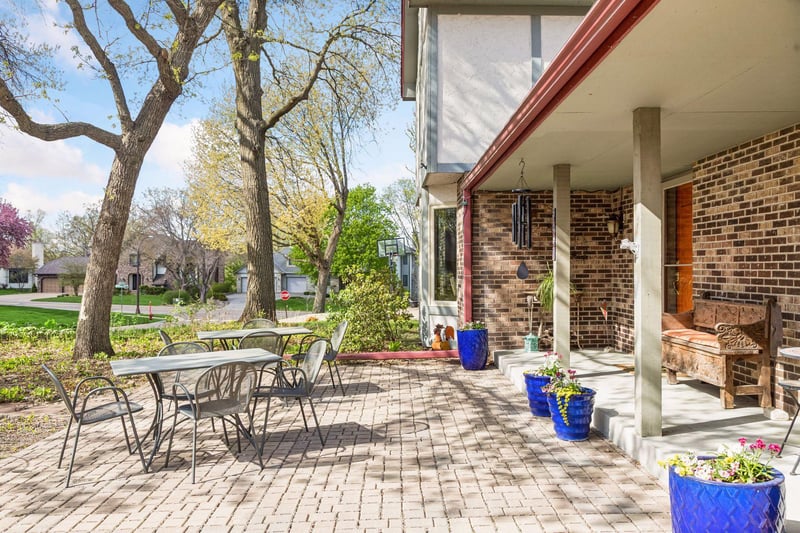 5950 Churchill St, Shoreview, MN 55126